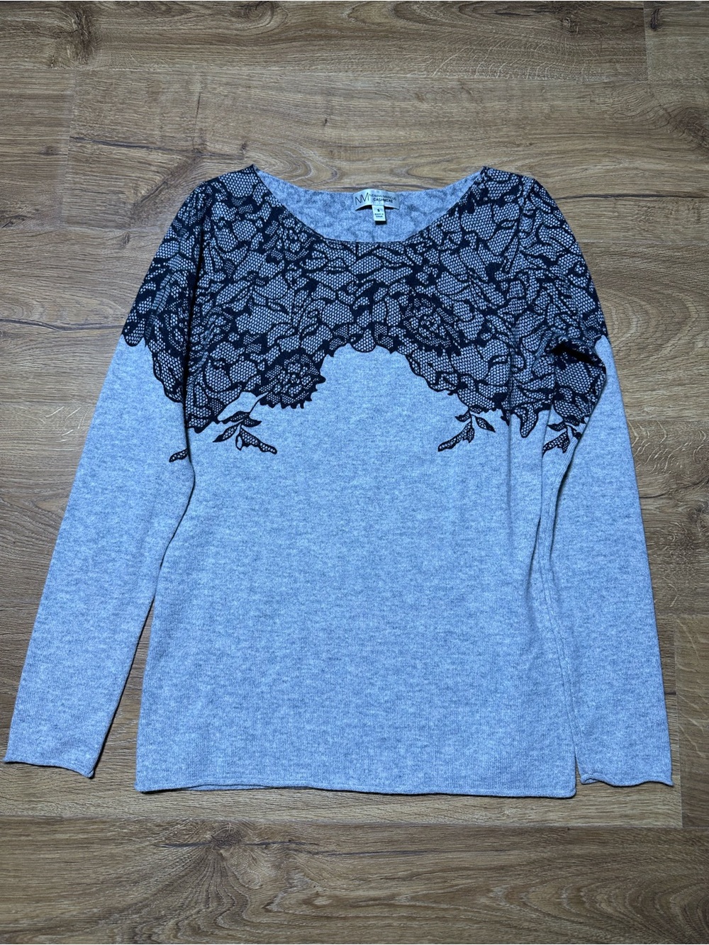 Neiman Marcus 100% Cashmere Gray & Black Sweater Small